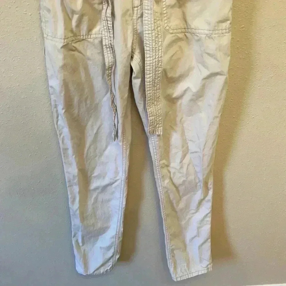 ABERCROMBIE AND FITCH Women’s Khaki Pants - Picture 3 of 5